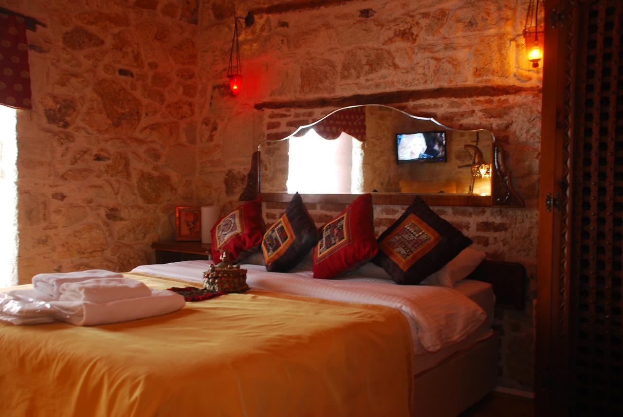 Foca Antik Otel Exterior photo